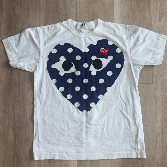 Comme des garcons
Large
White / navy
A little wrinkled but easy to iron - Picture 1 of 3